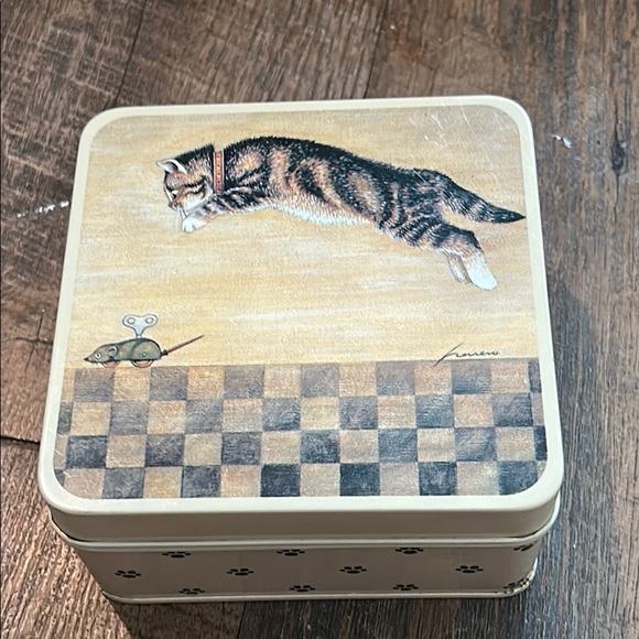 Vintage‎ 1982 Lowell Herrero Cat Tin Box Leaping Tabby Mouse Art - Picture 1 of 7